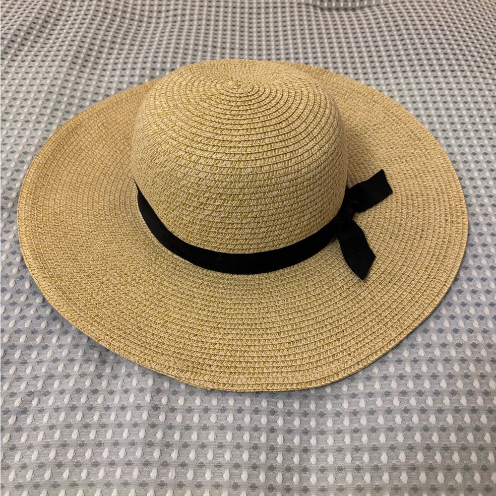 Elegant Tan Sun Hat with Black Ribbon and Cheetah Print
